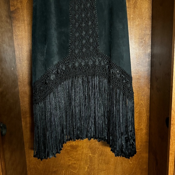 Fabulous - Claudia Roldani Western Suede skirt with  Fringe Midi Skirt - Picture 7 of 10